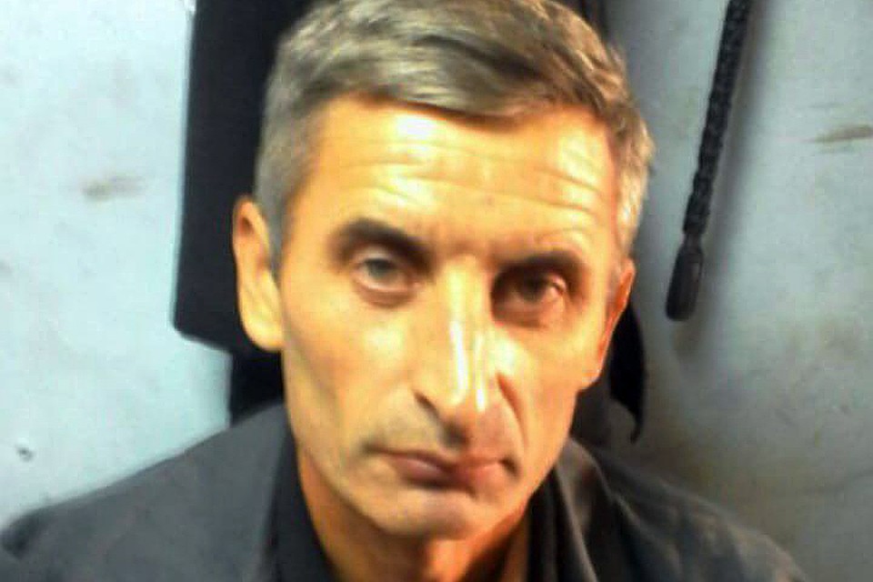 Мужчину зовут Валерий, он мигрант из Молдовы
