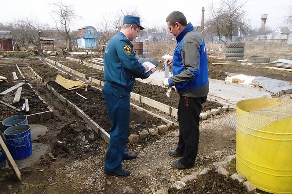 Ярославские спасатели проверяют пожарную безопасность в садоводческих товариществах региона. ГУ МЧС по ЯО