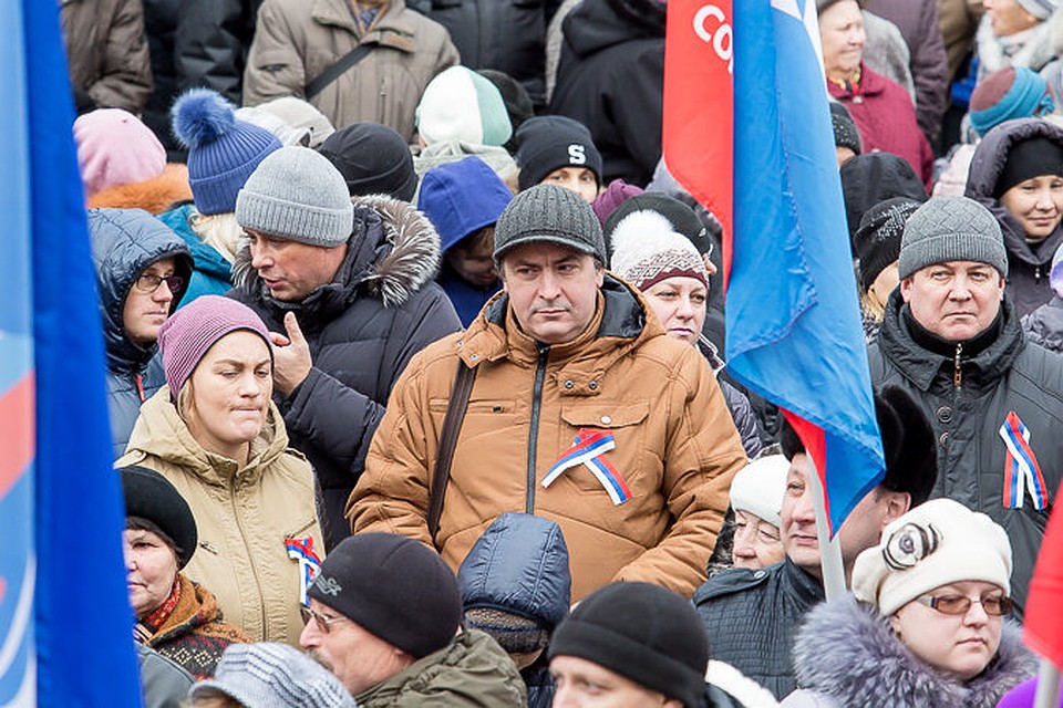 Довольные томичи на пикете в День народного единства