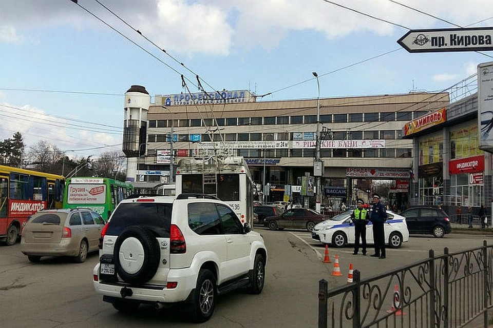 Движение транспорта ограничат на время парадов.