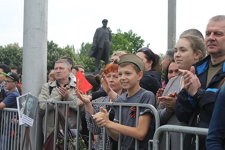 Начался Парад Победы в Донецке 2019