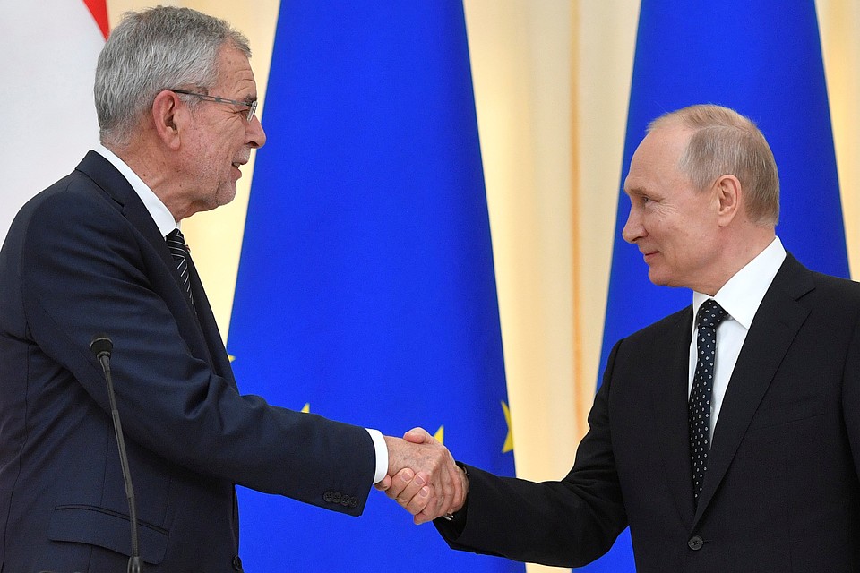 Президент РФ Владимир Путин и президент Австрии Александер Ван дер Беллен