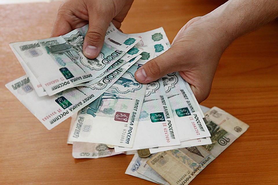 Зарплату в строительной фирме не спешили выплачивать в течение полугода.