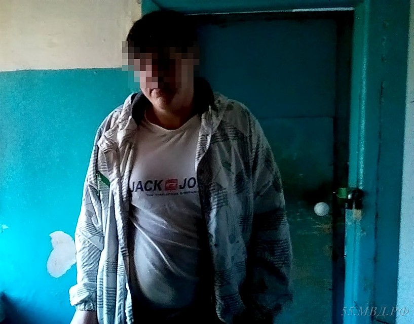 Полицейские поймали омича, изготавливающего наркотики у себя в квартире