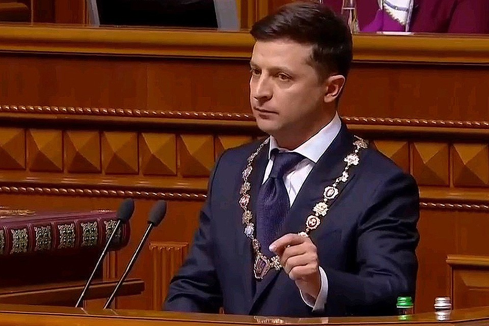 Владимир Зеленский во время выступления в Раде.