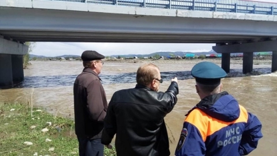 В Республике Алтай бушует стихия: автомобильные мосты смывает водой
