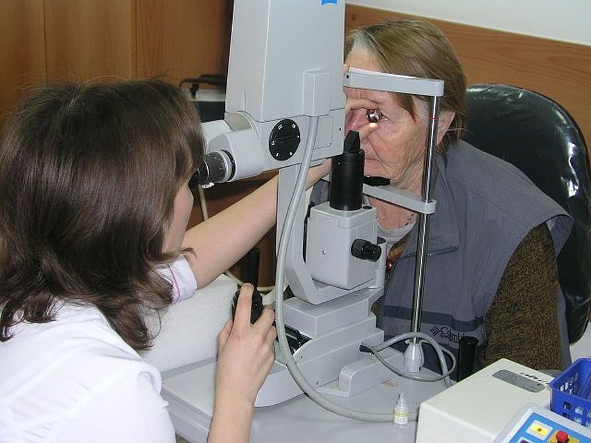 Офтальмологи из Тюмени спасли зрение двум пациентам