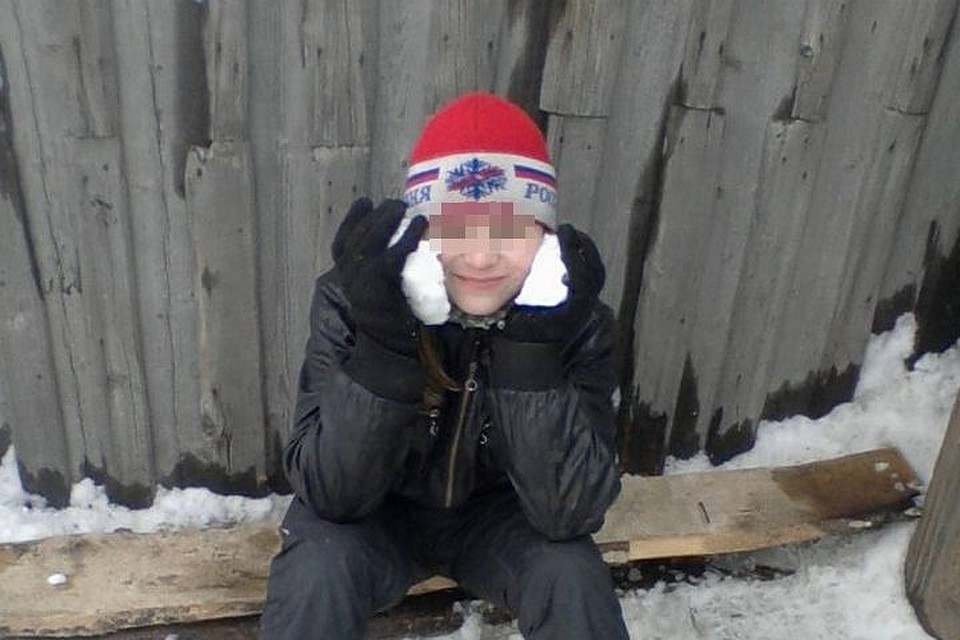 Ирина пыталась выбить стекла в горящем доме и спасти детей, но было поздно. Фото: соцсети.