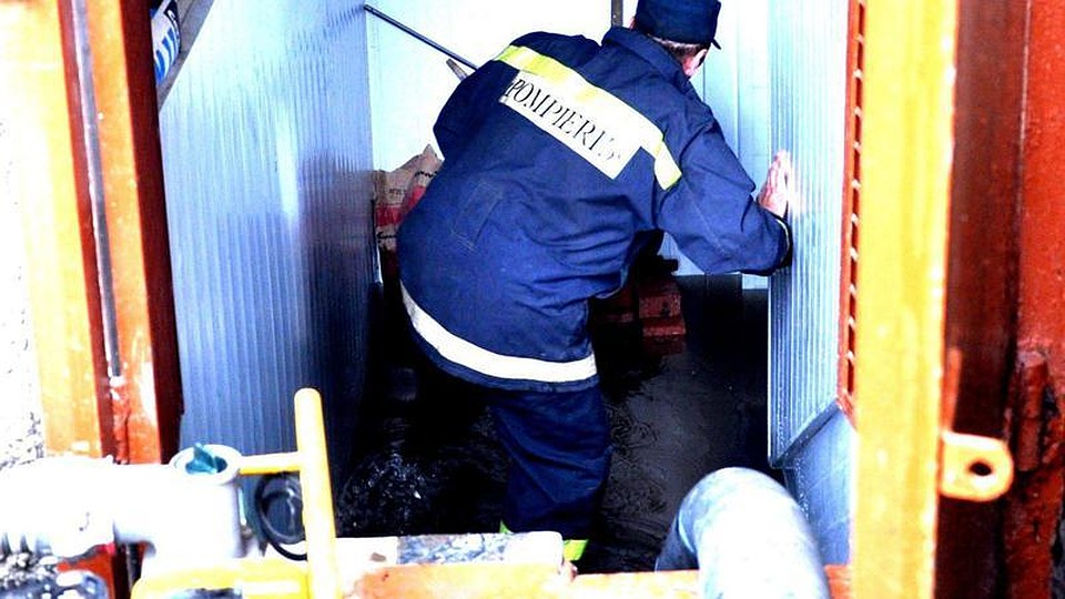 В Кишиневе пожарные выкачали воду из подвалов многих домов по улице Друмул Виилор, а также по улице Сфынтул Николае в пригороде Кодру. Фото: aif.md