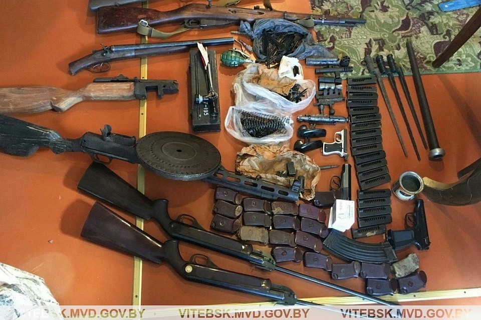 Незаконный арсенал изъят у жителя Орши. Фото: vitebsk.mvd.gov.by