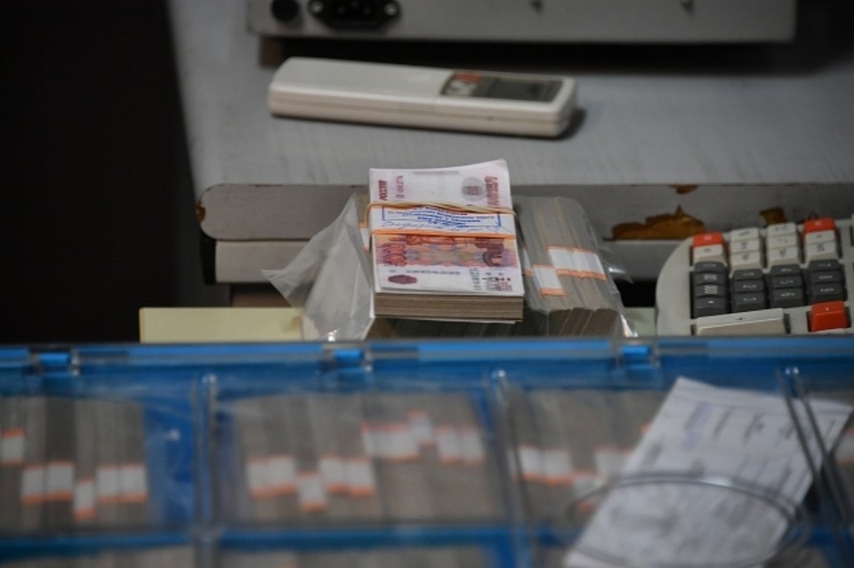 За мошенничество в сфере компьютерной информации в особо крупном размере девушкам «светит» до десяти лет лишения свободы.