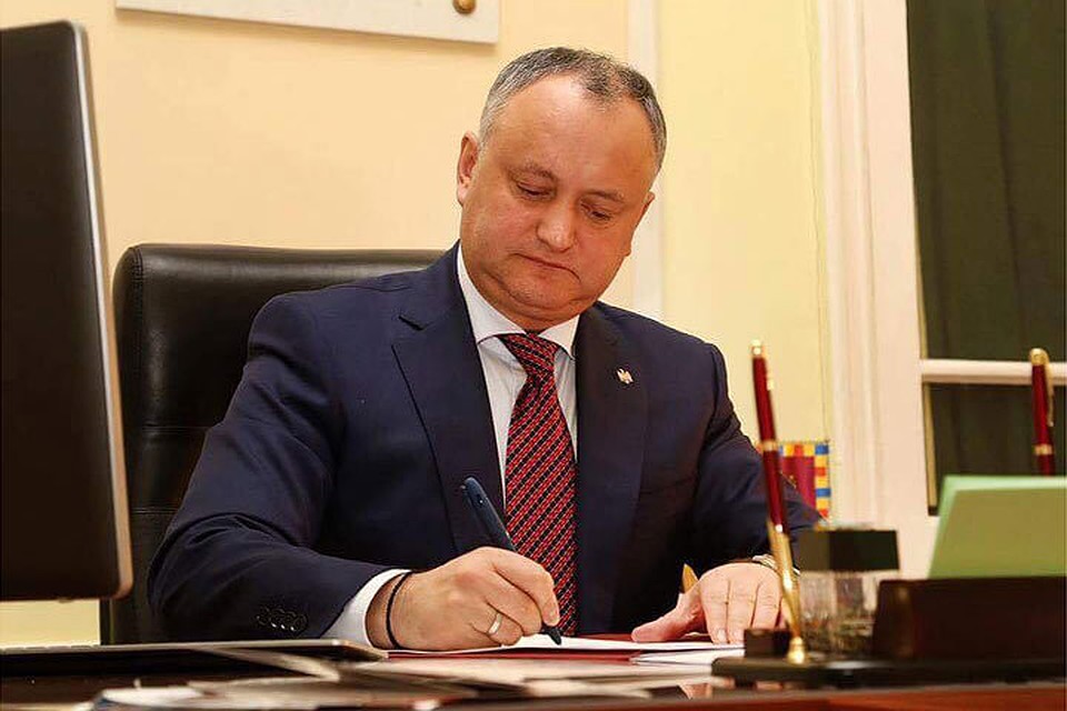 Игорь Додон надеется, что досрочных выборов удастся избежать.