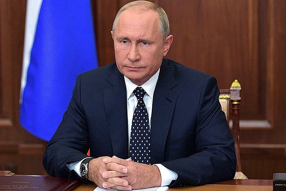 Владимир Путин поручил авторам законопроекта отказаться от "автоподписи".