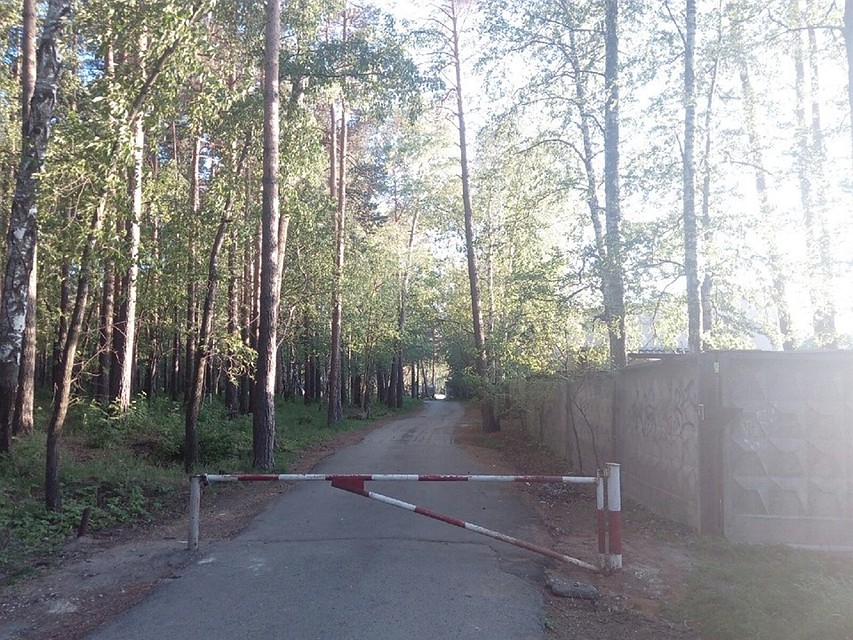 Пока стоит только один шлагбаум, но вскоре их станет больше Фото: Артур Зиганшин