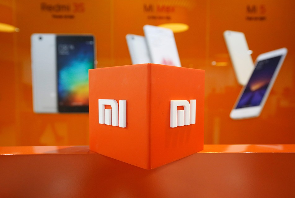 Компания анонсировала также старт продаж смартфона Mi 9T и фитнес-браслета Mi Smart Band 4