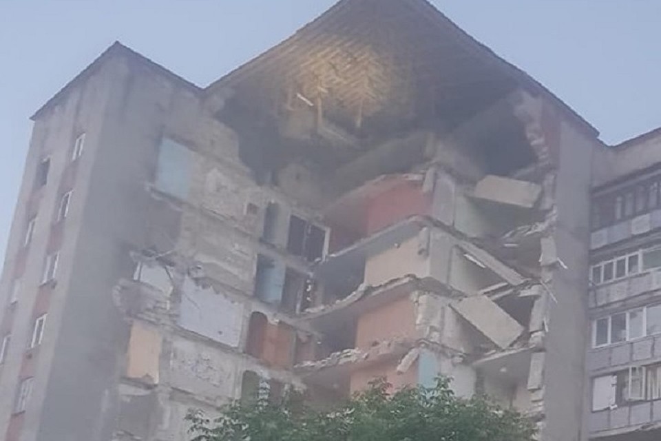 В Атаках рухнула часть девятиэтажного дома