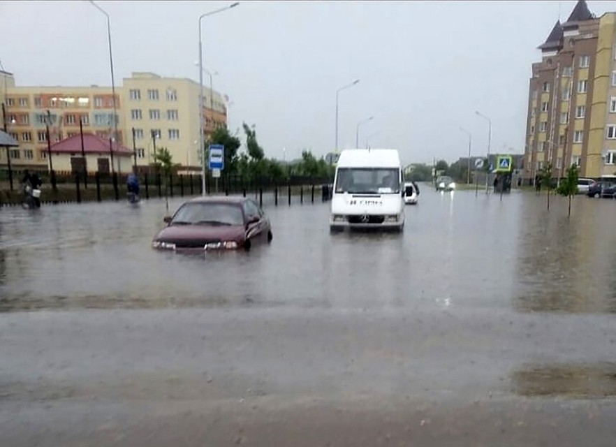 Машины сегодня в Пинске были больше похожи на крейсеры.
