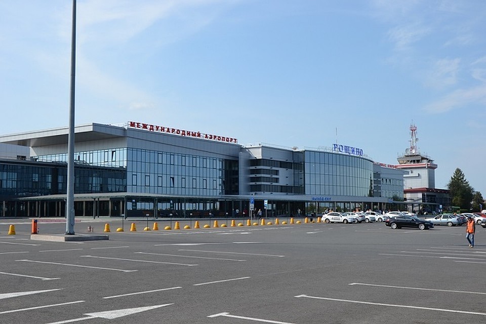 В тюменском аэропорту паркоматы «обдирают» водителей