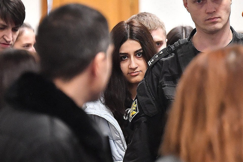 Трем девочкам-погодкам грозит до двадцати лет тюрьмы