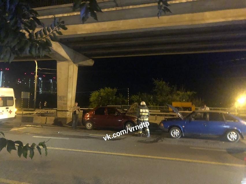 фото со страницы сообщества "Аварии/ДТП/Воронежа" соцсети "Вконтакте"