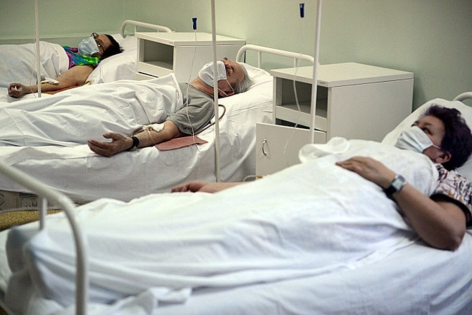 В больницы Челябинска обратились свыше 30 человек. Фото: Олег РУКАВИЦЫН