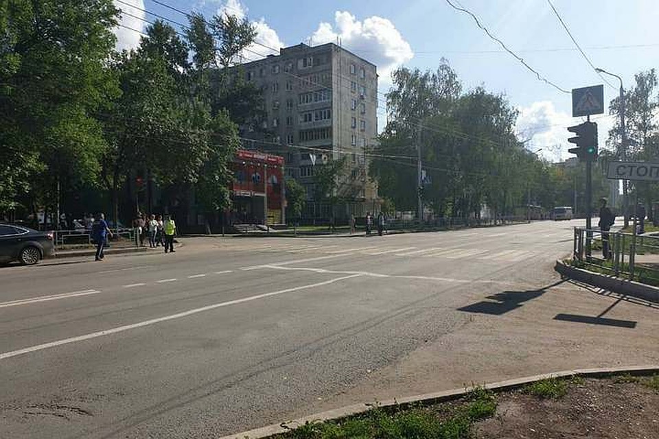 Школьница пересекала дорогу по пешеходному переходу