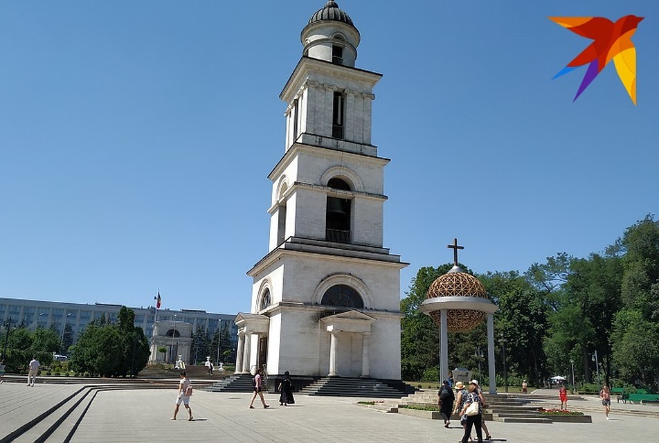 Выехать от собора к Арке в коляске очень проблематично