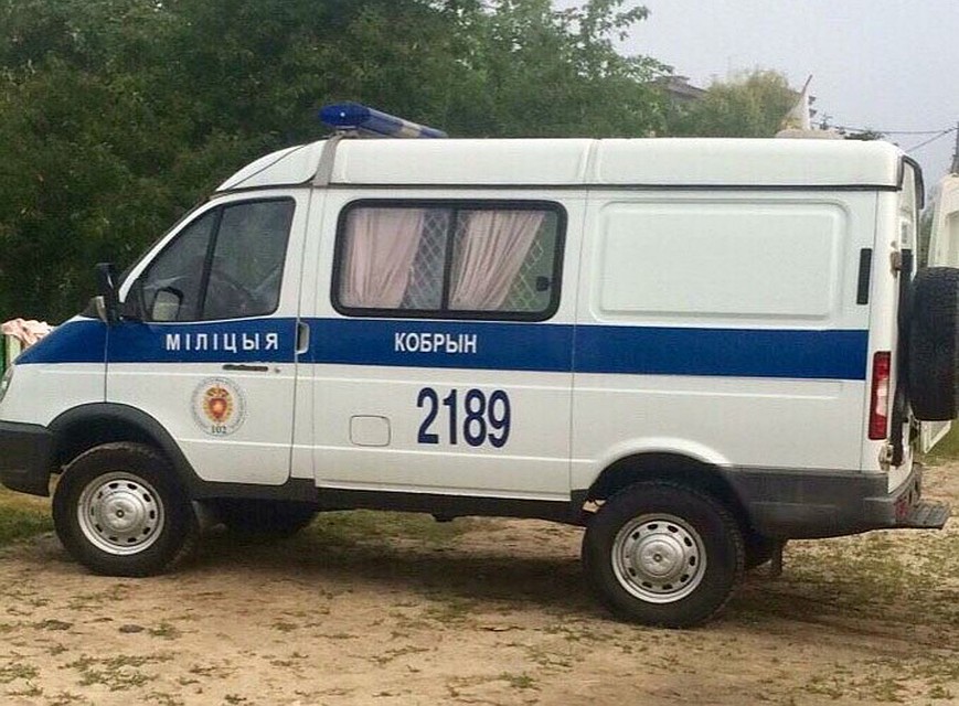 В этой машине задержанный покончил с жизнью. Фото: МВД