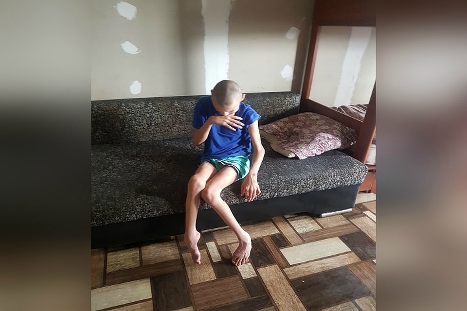 Ребенок родился больным, еще в детстве у него выявили целый ряд тяжелых заболеваний: ДЦП, эпилепсия, также поражен головной мозг.