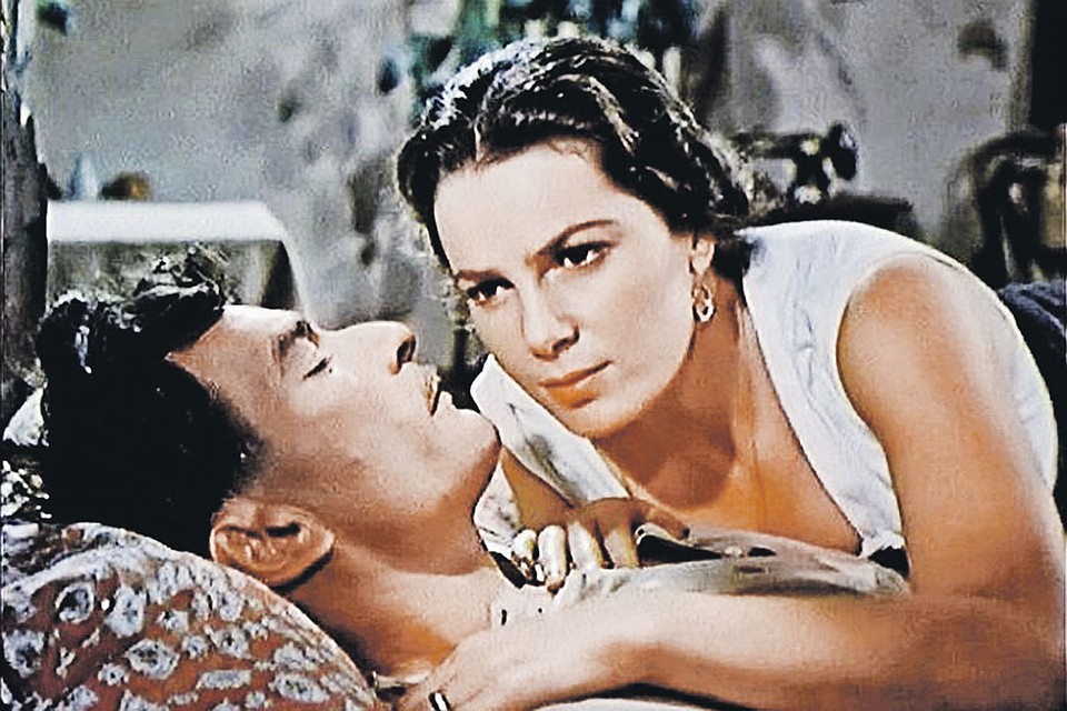 В фильме «Тихий Дон» (1958) Элина Быстрицкая сыграла страстную и волевую красавицу Аксинью. Именно такой - твердой и эмоциональной одновременно - она была и в жизни. Фото: Кадр из фильма