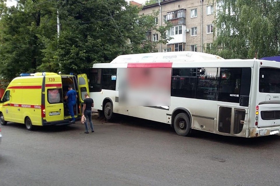Водитель автобуса сказал, что его подрезали