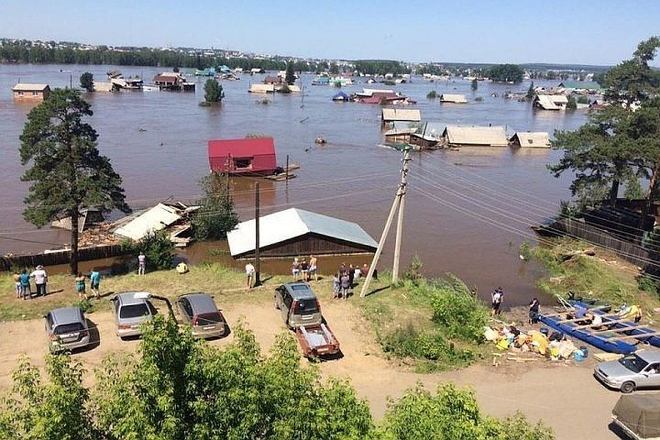 В Тулуне военнослужащие обработали дезинфектантом шесть подворий, подвальное помещение многоквартирного дома, фельдшерско-акушерских пунктов и тулунского туберкулезного диспансера.