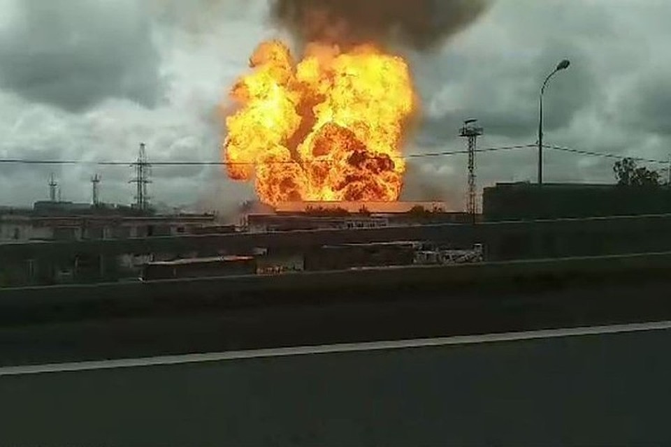 Крупный пожар вспыхнул на территории Северной ТЭЦ в районе Осташковского шоссе в подмосковных Мытищах