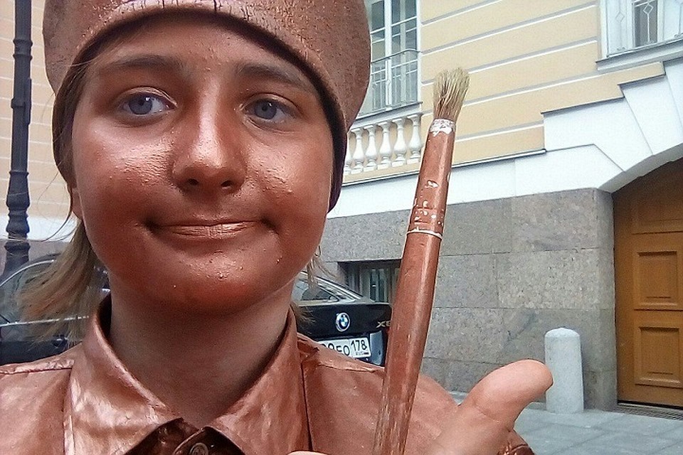 Девочке, пострадавшей от падения лесов с арки Главного штаба, дадут квартиру