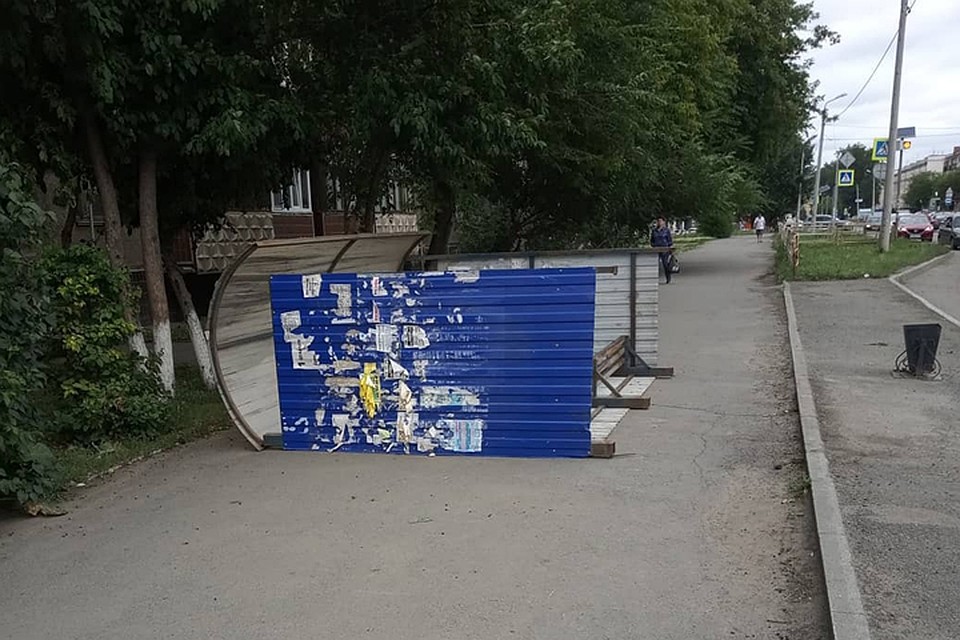 Ураганный ветер сдул остановки в Челябинске. Фото: vk.com/cheliabinsknetip