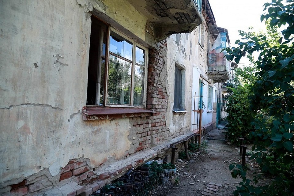 В Астрахани аварийным признаны более 300 домов, это только официально. Фото: правительство Астраханской области