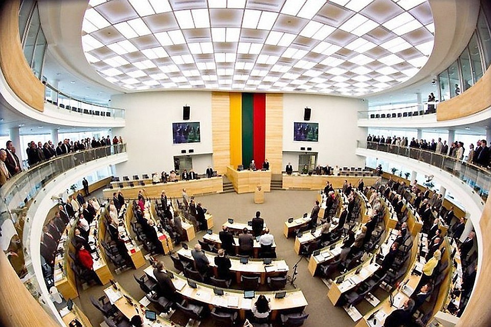 Литовский парламент отклонил предложение лишить иммунитета судей, министров и депутатов. Фото: с сайта Nedelia.lt