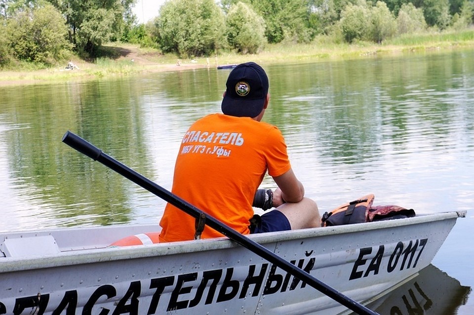 Дежурный спасатели пришли на помощь девушке
