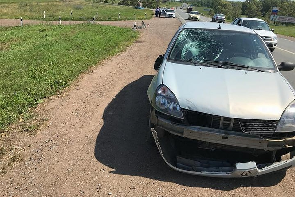 Водитель двигался в попутном с подростком направлении // фото: Дорожный патруль