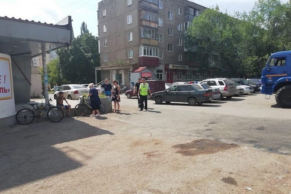 13-летний подросток попал колеса легковушки