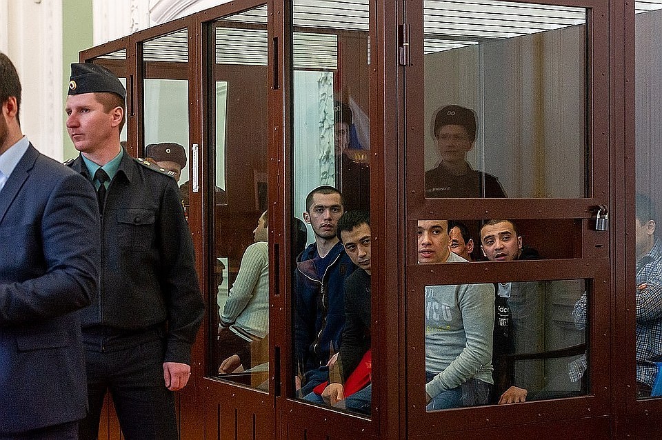 Обвиняемым по делу о теракте в метро Петербурга продлили арест на три месяца