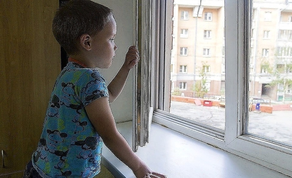 Мама уверяет, что ненадолго отлучилась из комнаты Фото: Юлия ПОЛЫХАЛОВА