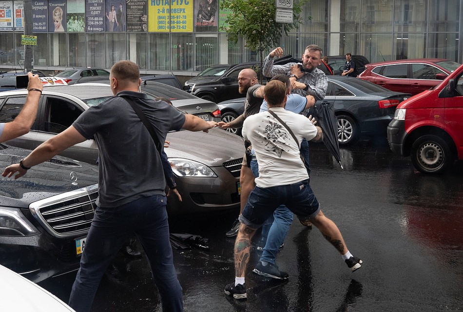 Поиски нападавших продолжаются