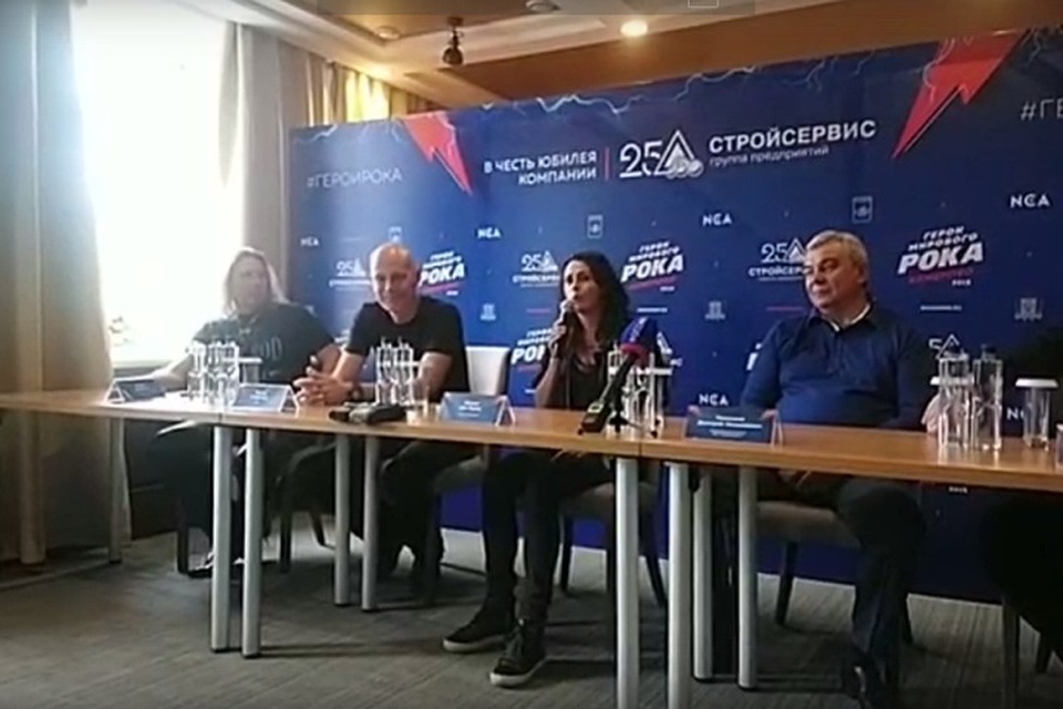 Гитарист группы Accept пообещал спеть отрывок из гимна России на русском