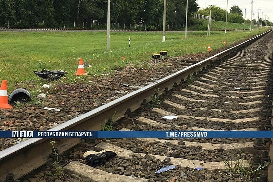 Подросток не рассчитал скорость и врезался в грузовой состав. Фото: МВД.