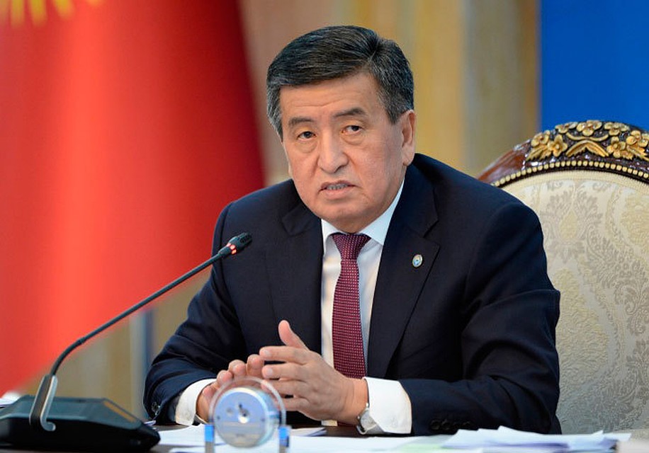 Сооронбай Жээнбеков проводит совещание по ситуации в Кой-Таше.