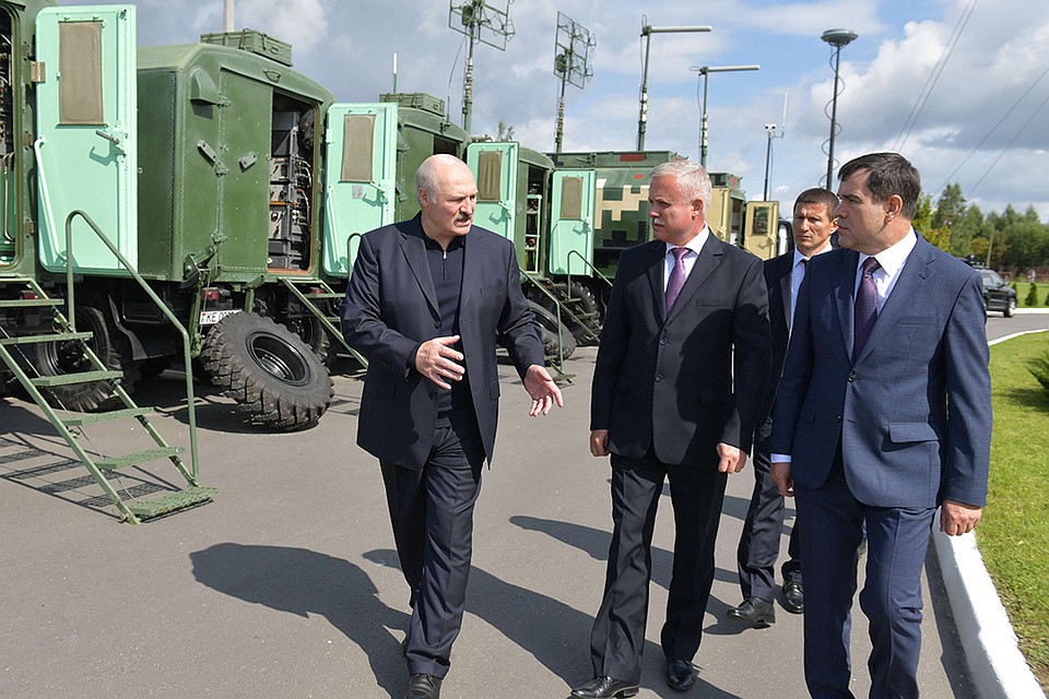 Александр Лукашенко посетил один из объектов правительственной связи КГБ. Фото: БелТА