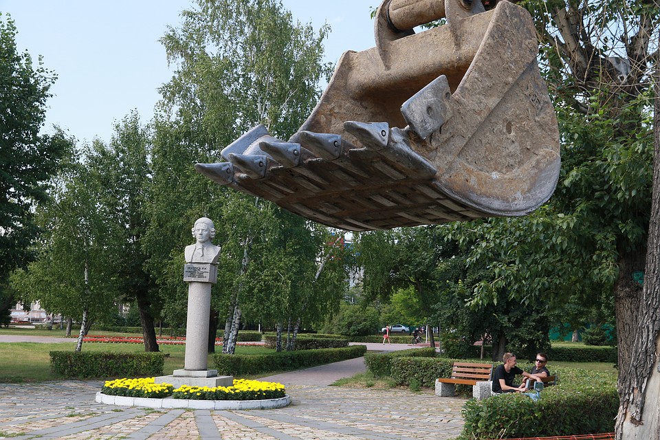 Раскопки на улице Ползунова