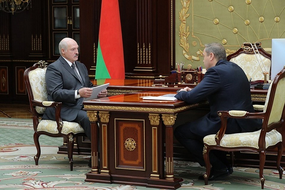 Президент попросил министра заняться ценообразование, закупками, производством лекарств и вопросами оказания медпомощи. Фото: belta.by.
