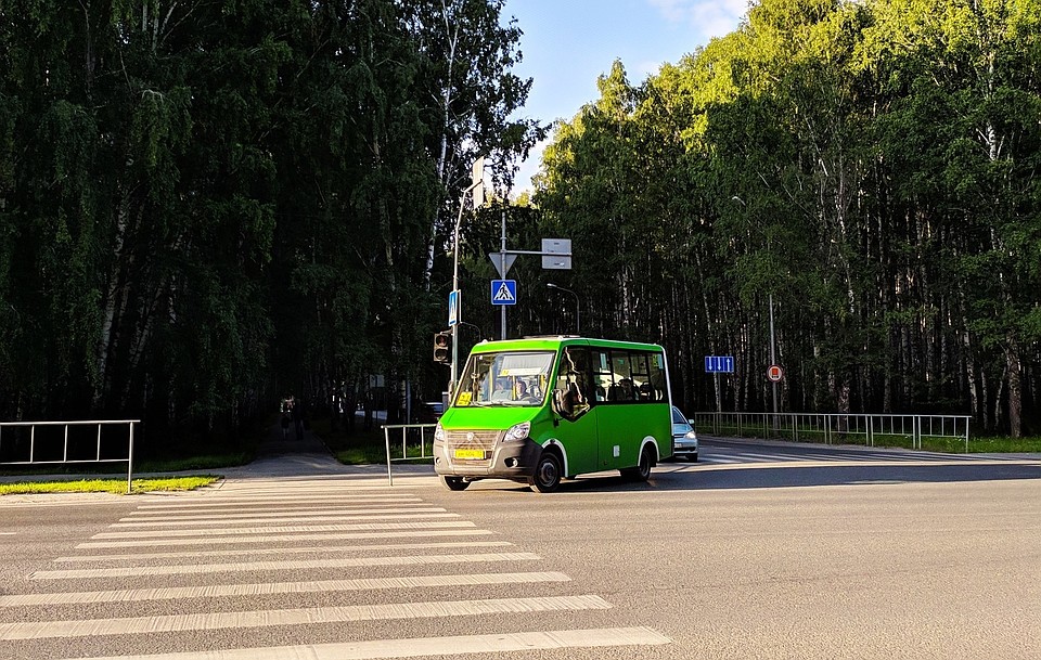 В предстоящий праздник тюменские автобусы будут развозить пассажиров до часу ночи.
